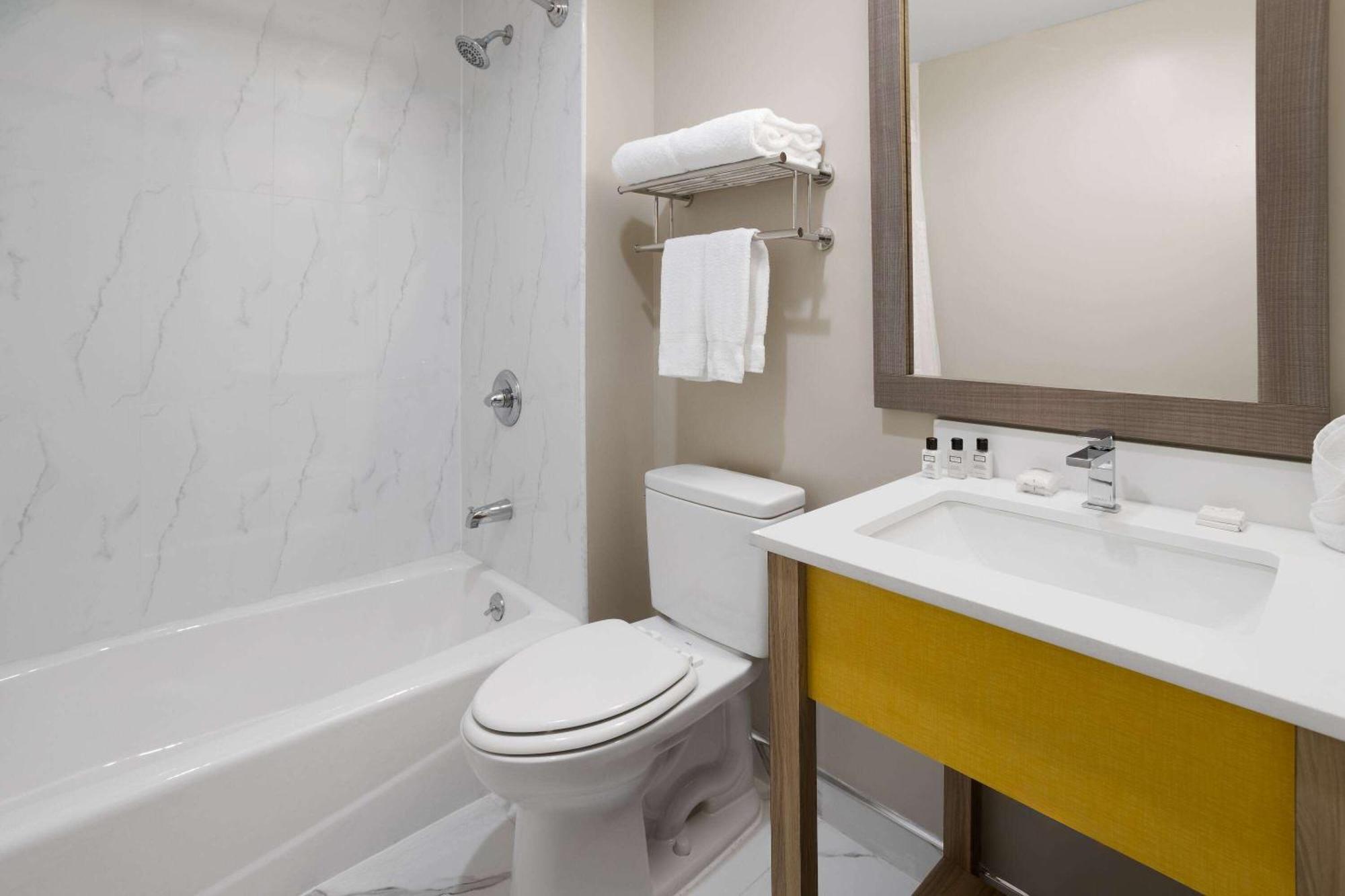 Days Inn By Wyndham Staten Island Nowy Jork Zewnętrze zdjęcie